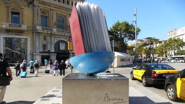 Памятник Книге в Барселоне