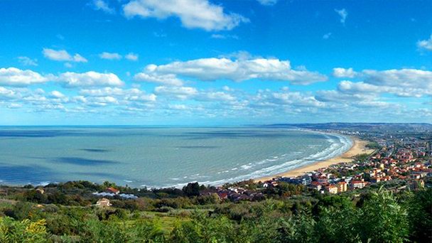 Пляж Васто Марина в Абруццо