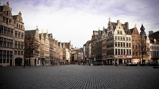 Площадь Гроте-Маркт в Антверпене