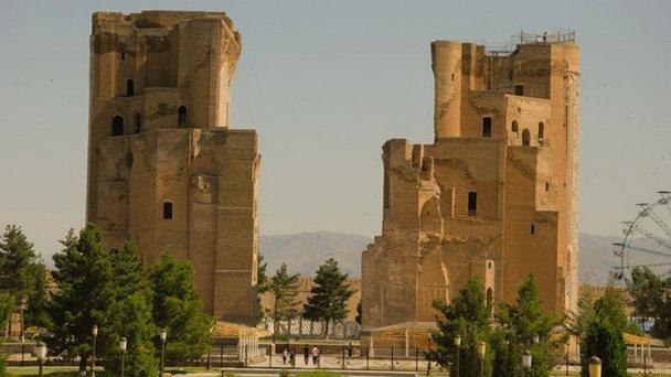 Портал дворца Аксарай в Шахрисабзе