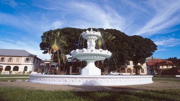 Площадь де Гренобль в Кайенне Площадь де Гренобль в Кайенне