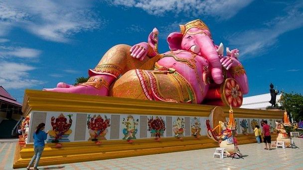 Храм исцеления Раттанарам в Бангкоке