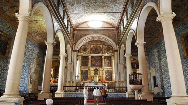 Церковь Санта-Мария в Лейрии