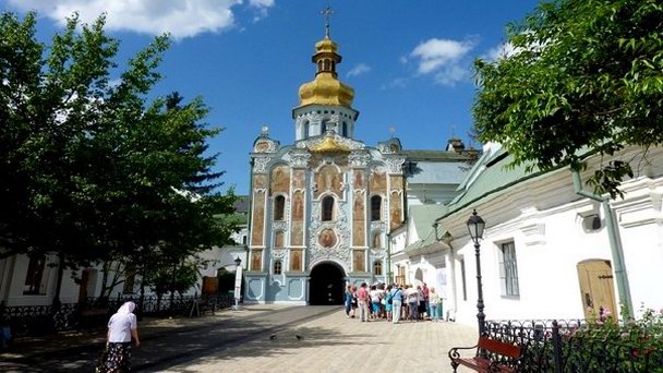 Троицкая надвратная церковь Киевско-Печерской лавры Троицкая надвратная церковь Киевско-Печерской лавры