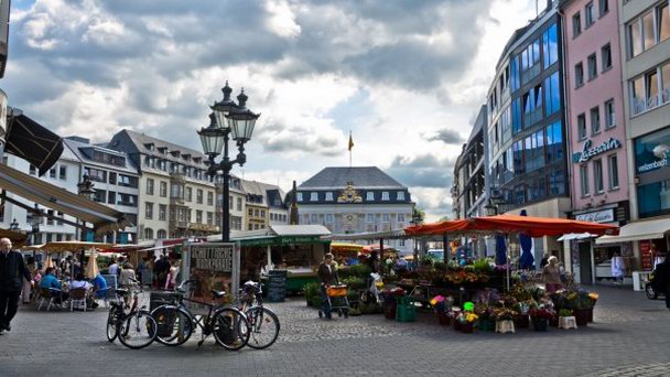 Рыночная площадь и здание Старой ратуши в Северном Рейн-Вестфалии