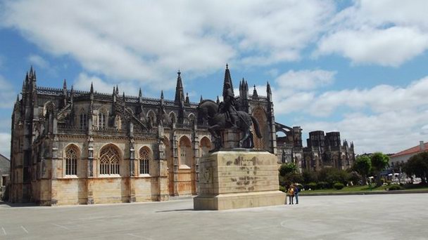 Замок в Порту-де-Мош в Лейрии