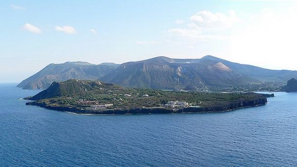 Остров Вулкано в Сицилии