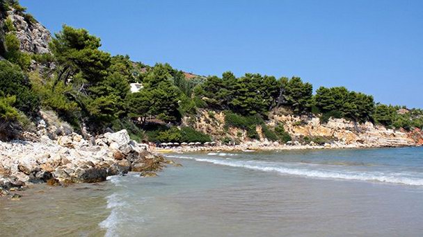 Пляж Хриси Милия в Алониссосе