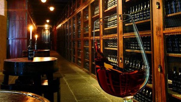 Завод по производству вина Мадера на Мадейре