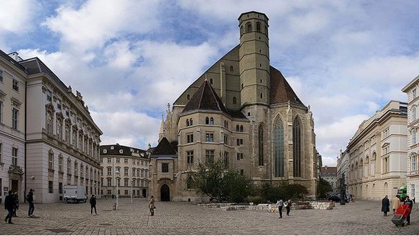 Миноритен-платц в Вене