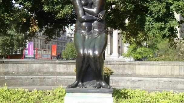 Памятник Юные влюбленные в Лондоне