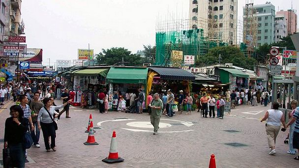 Вечерний китайский рынок Stanley Market в Гонконге