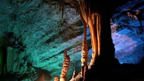 Карстовая пещера Fangshan Kongshui в Пекине