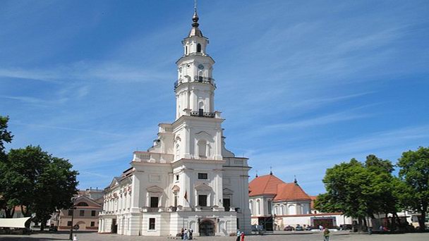 Ратуша «Белый лебедь» в Каунасе