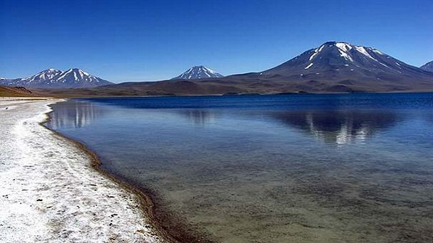 Лагуна Мисканти в Сан-Педро-де-Атакаме Лагуна Мисканти в Сан-Педро-де-Атакаме