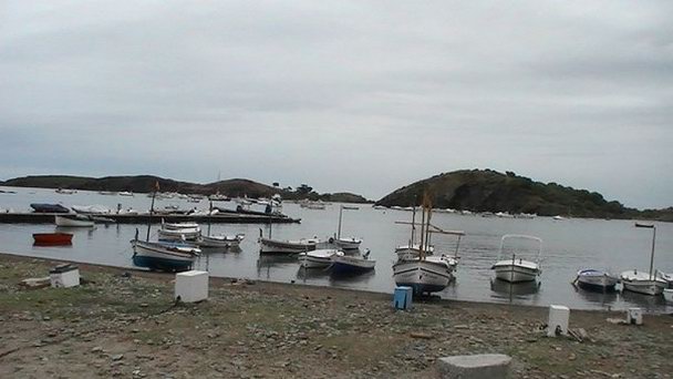 Набережная Кадакеса в Коста Брава