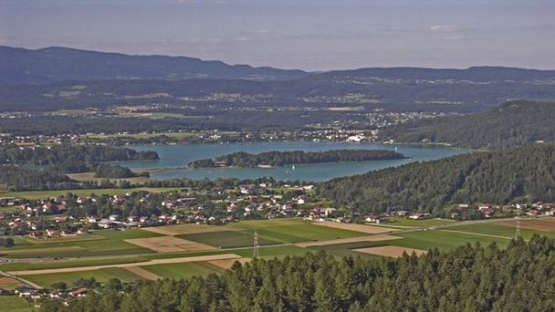 Озеро Фаакер-Зее в Каринтии Озеро Фаакер-Зее в Каринтии