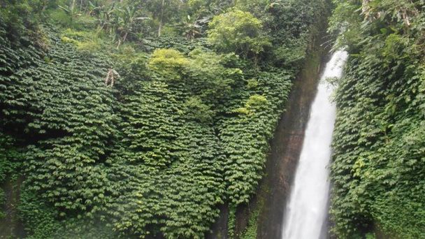 Водопад Мундук на Бали