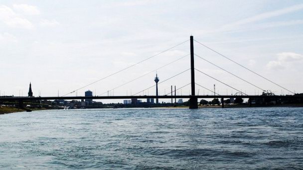 Оберкассельский мост в Дюссельдорфе