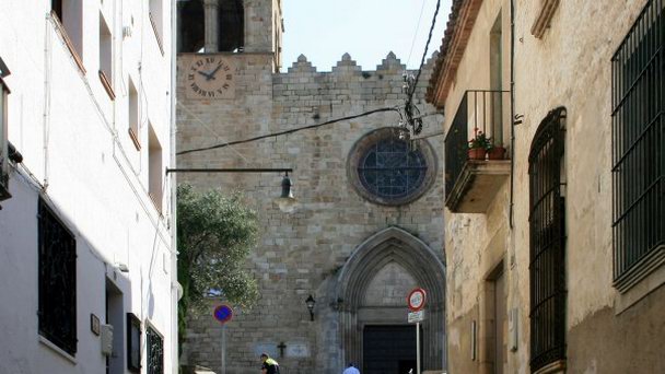 Приходская церковь и старинный дворец вице-герцогов Кабреры в Коста Брава