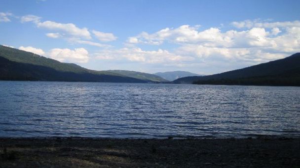 Озеро Адамс в Британской Колумбии