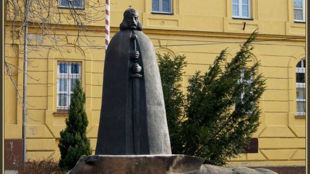 Статуя св.Стефана (Иштвана) в Тапольце