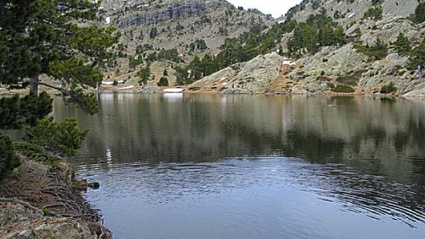 Озеро Ашар в Рона-Альпах