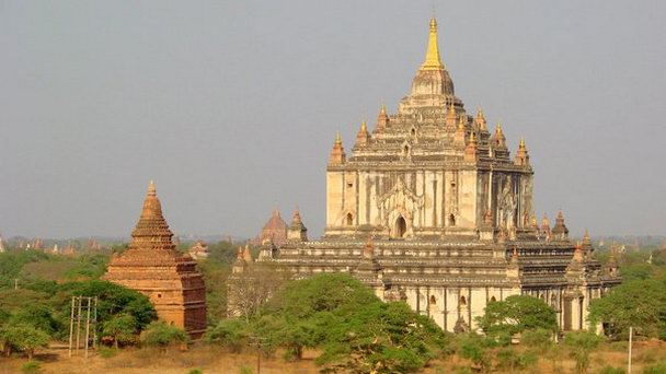 Храм Татбинью в Багане