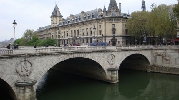 Набережная Орфевр в Париже Набережная Орфевр в Париже