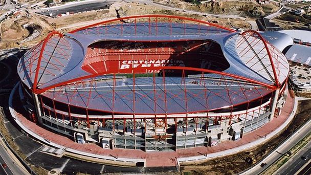 Стадион Эштадиу да Луш в Лиссабоне