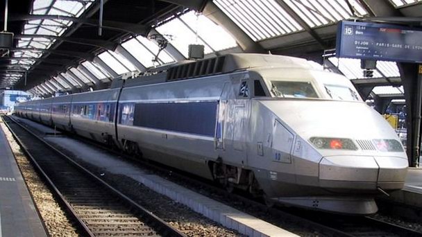 Линия высокоскоростных поездов в Париже