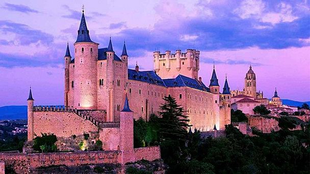 Дворец Алькасар Христианских Королей в Кордове Дворец Алькасар Христианских Королей в Кордове