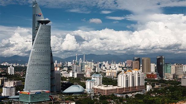 Небоскреб Менара Телеком в Куала-Лумпуре