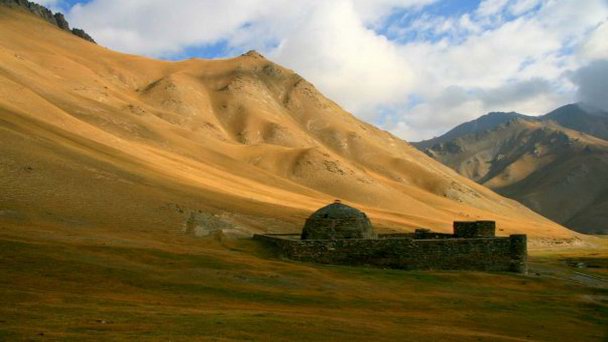 Сооружение Таш-Рабат в Нарыне