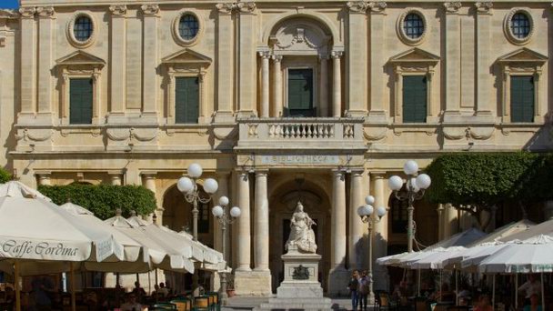 Мальтийская государственная библиотека в Валетте Мальтийская государственная библиотека в Валетте