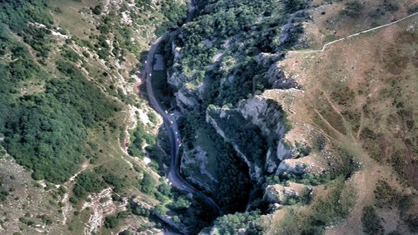 Ущелье Чеддер в Англии