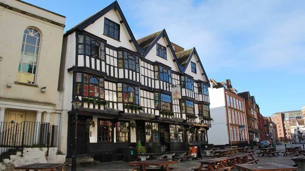 Паб The Llandoger Trow в Англии Паб The Llandoger Trow в Англии