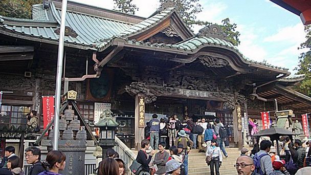 Храм Якуоин в Токио