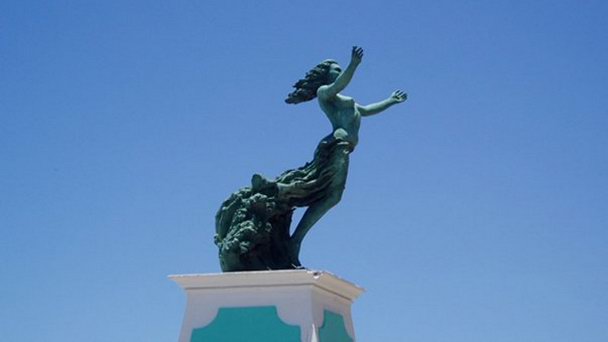 Монумент Женщина Масатлана в Синалоа