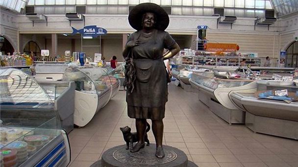 Памятник рыбачке Соне в Одессе