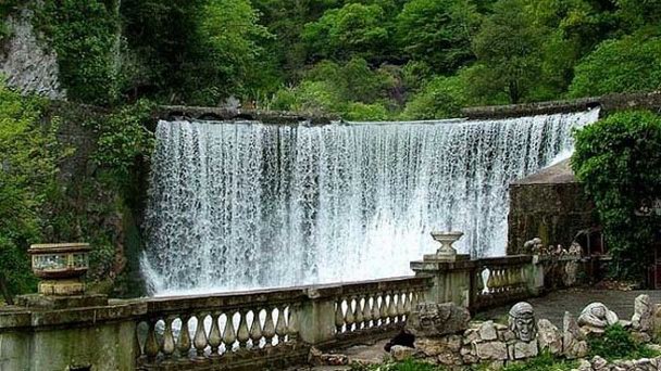 Новоафонский водопад в Новом Афоне