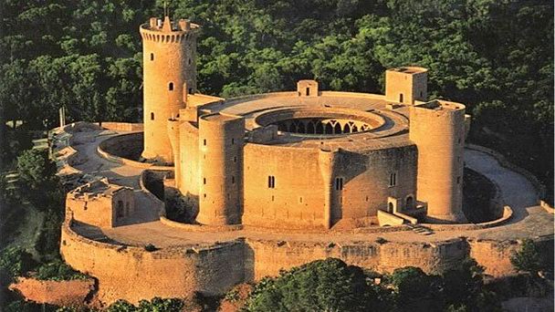 Замок Бельвер на Мальорке Замок Бельвер на Мальорке