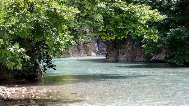 Река Ахерон в Парге