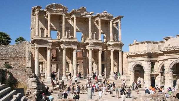 Библиотека Цельса в Измире