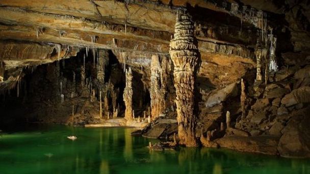 Пещера «Костанджевиска Яма» в Шмарьешке Топлице