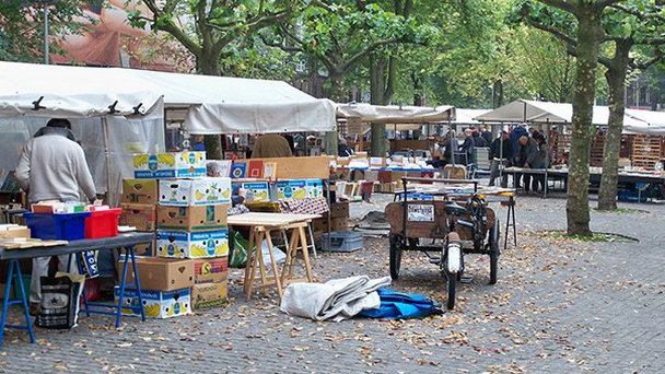 Книжный рынок в Амстердаме