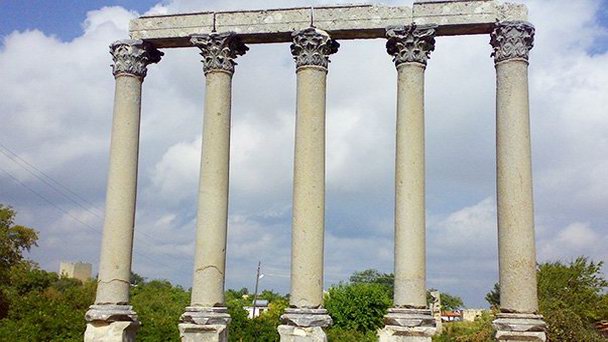 Храм Тюхе в Сиде