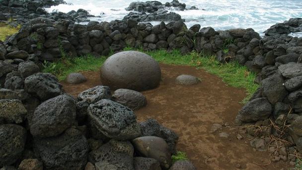 Каменные шары Коста-Рики в Пунтаренасе