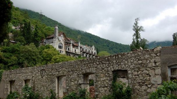 Замок принца Ольденбургского в Гагре