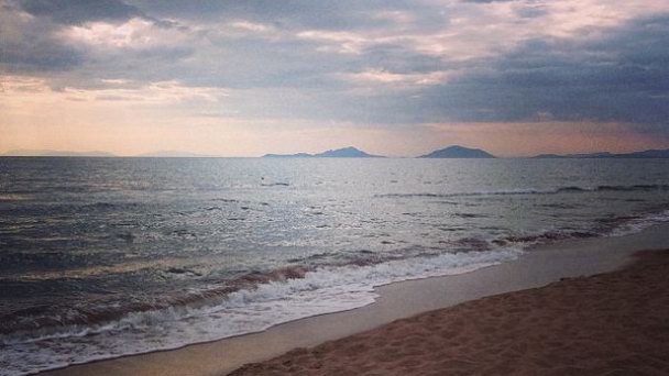 Пляж Калогрия на Пелопоннесе